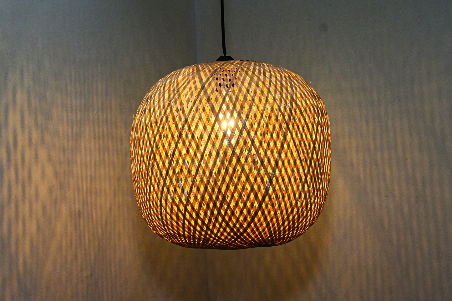 Natura Halo – Handcrafted Bamboo Lamp for Home