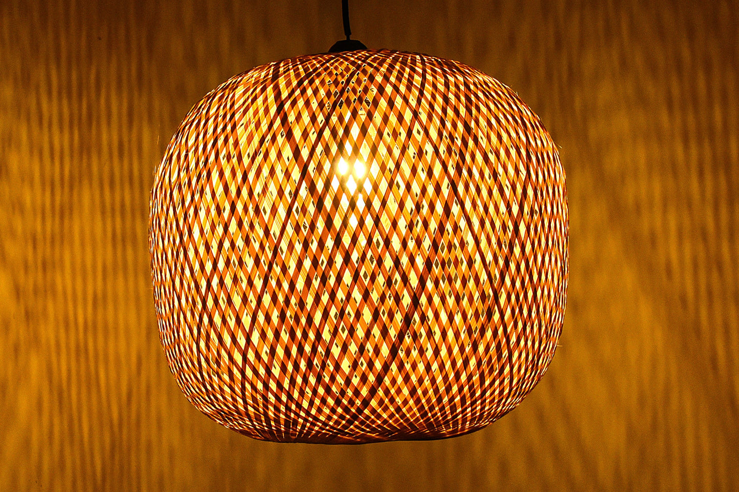 Natura Halo – Handcrafted Bamboo Lamp for Home